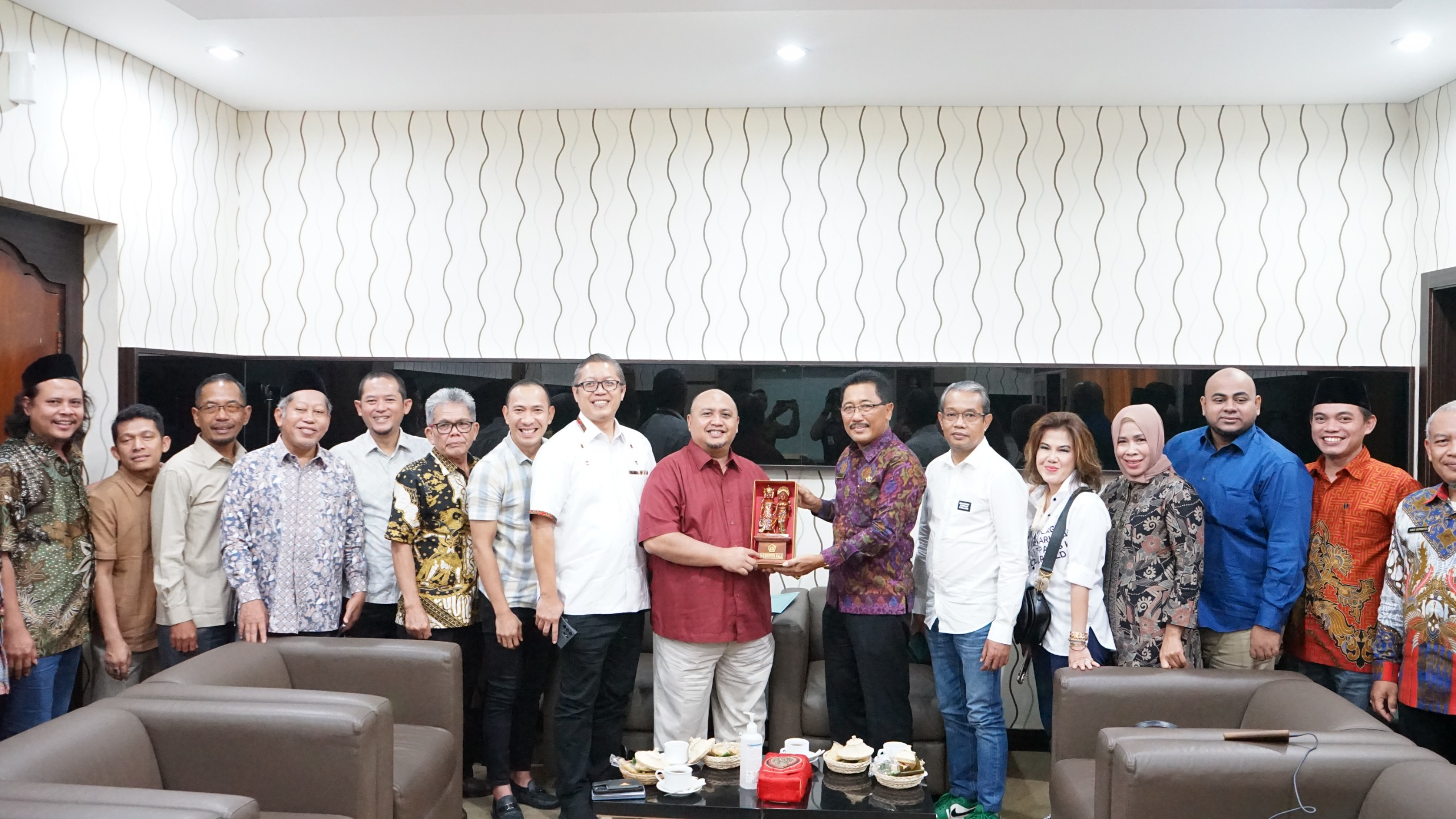 Menerima Kunjungan Kerja DPRD Kota Bogor