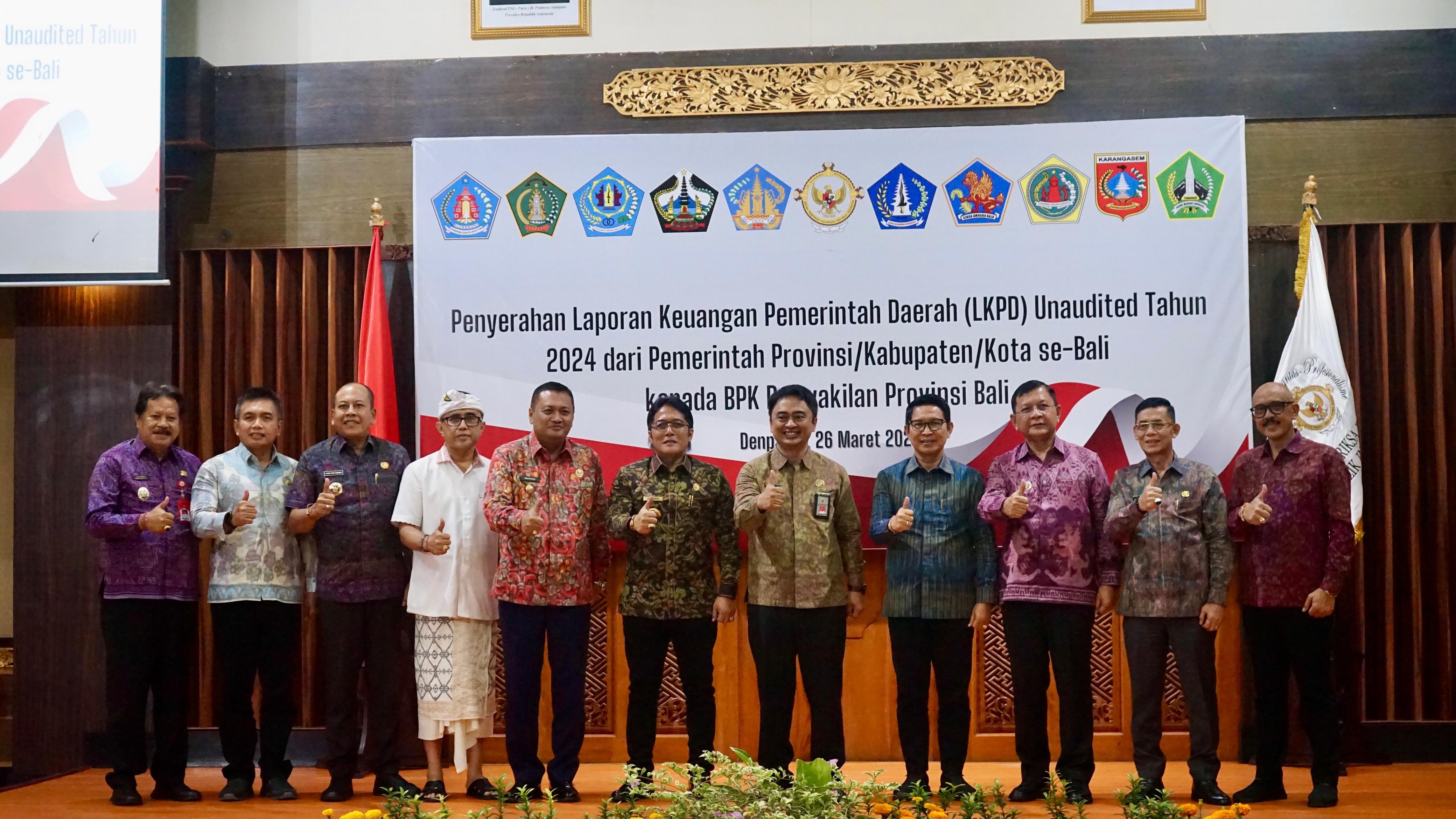 Penyerahan Laporan Keuangan Pemerintah Daerah (LKPD) Unaudited Provinsi Bali dan Kabupaten/Kota se-Bali Tahun Anggaran 2024