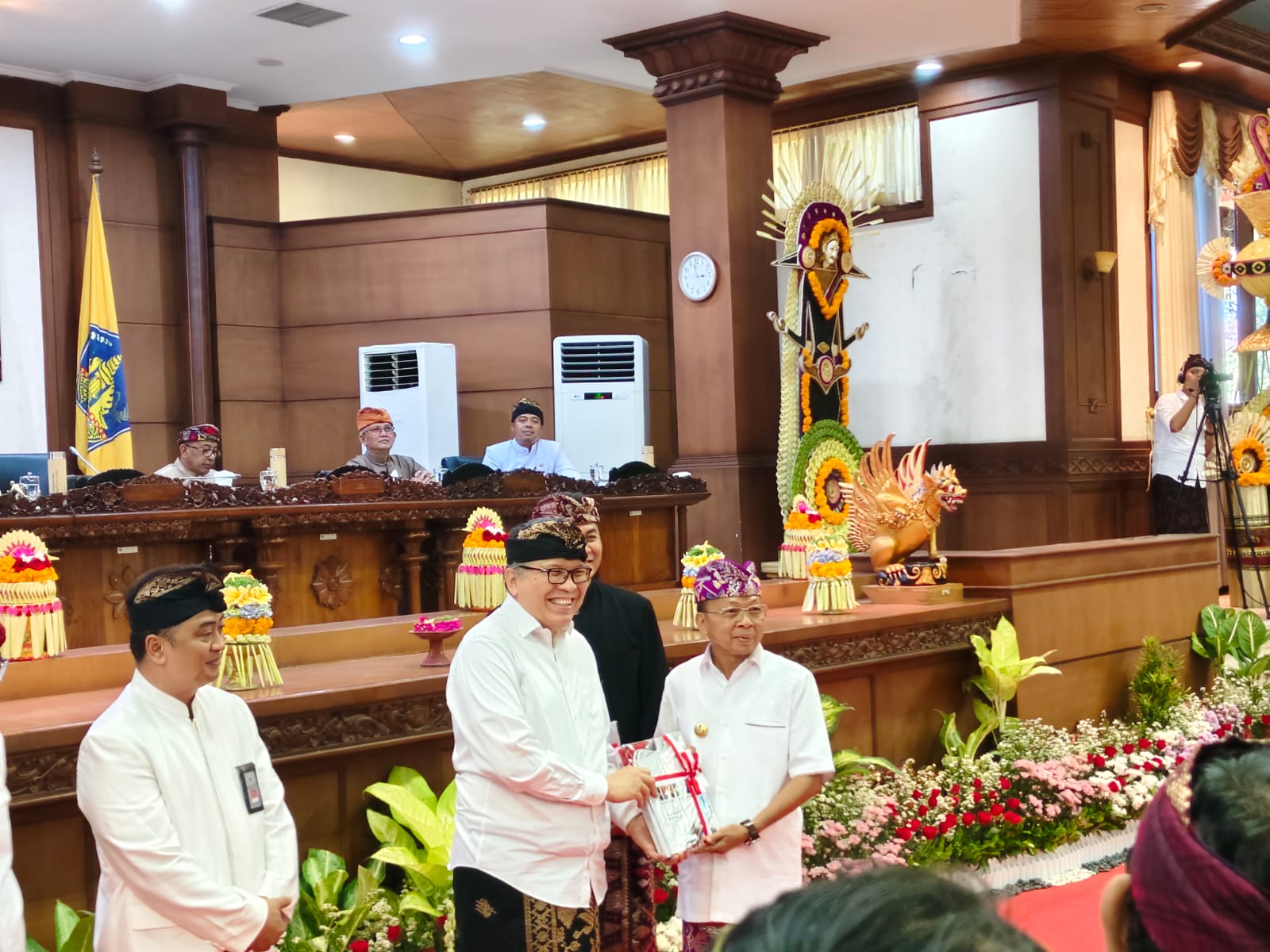 Penyerahan Laporan Hasil Pemeriksaan (LHP) Badan Pemeriksa Keuangan (BPK RI) atas Laporan Keuangan Pemerintah Daerah Provinsi Bali Tahun Anggaran 2024