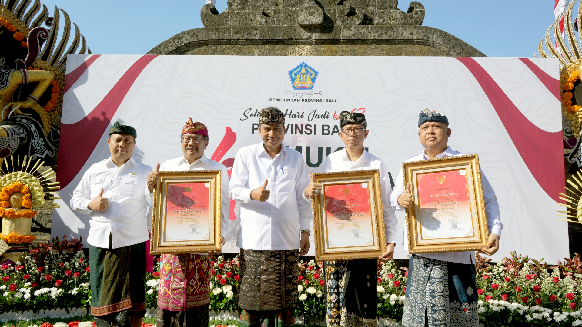 Penyerahan Piagam Penghargaan Adhyasta Prajaniti Tahun 2025