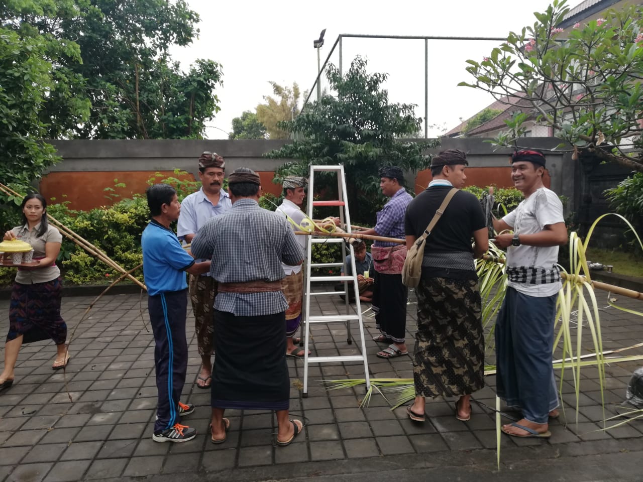 PERSIAPAN ODALAN PURA SWAGINA BADAN KESATUAN BANGSA DAN POLITIK PROVINSI BALI