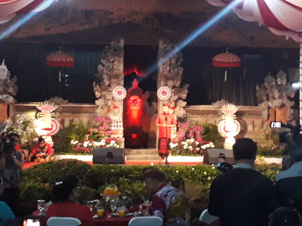 SIMAKRAMA GUBERNUR BALI DENGAN PERWAKILAN MAHASISWA SELURUH BALI