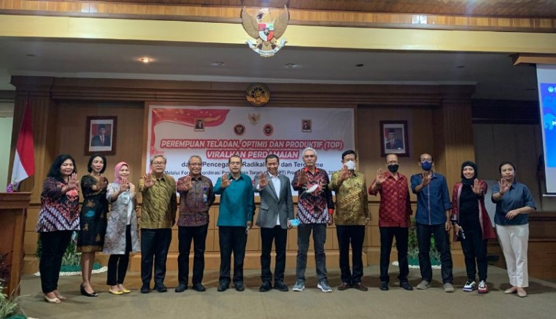 KABAN KESBANGPOL Hadiri Kegiatan BNPT, Perempuan TOP viralkan Perdamaian dalam Pencegahan Radikalisme dan Terorisme.