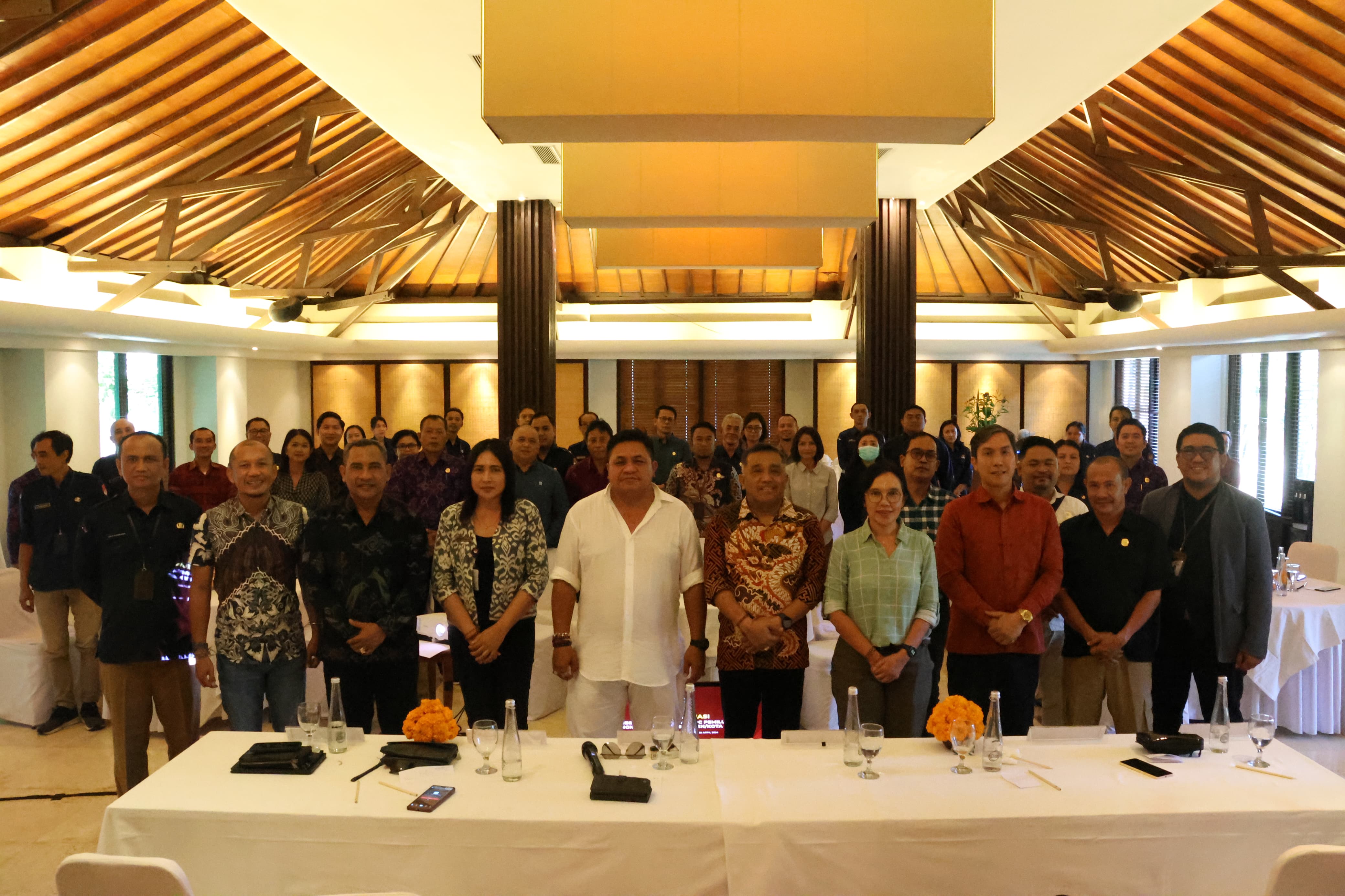 Rapat Evaluasi Pembetukan Badan Adhoc Pemilu 2024 di lingkungan KPU Kab/Kota se-Bali