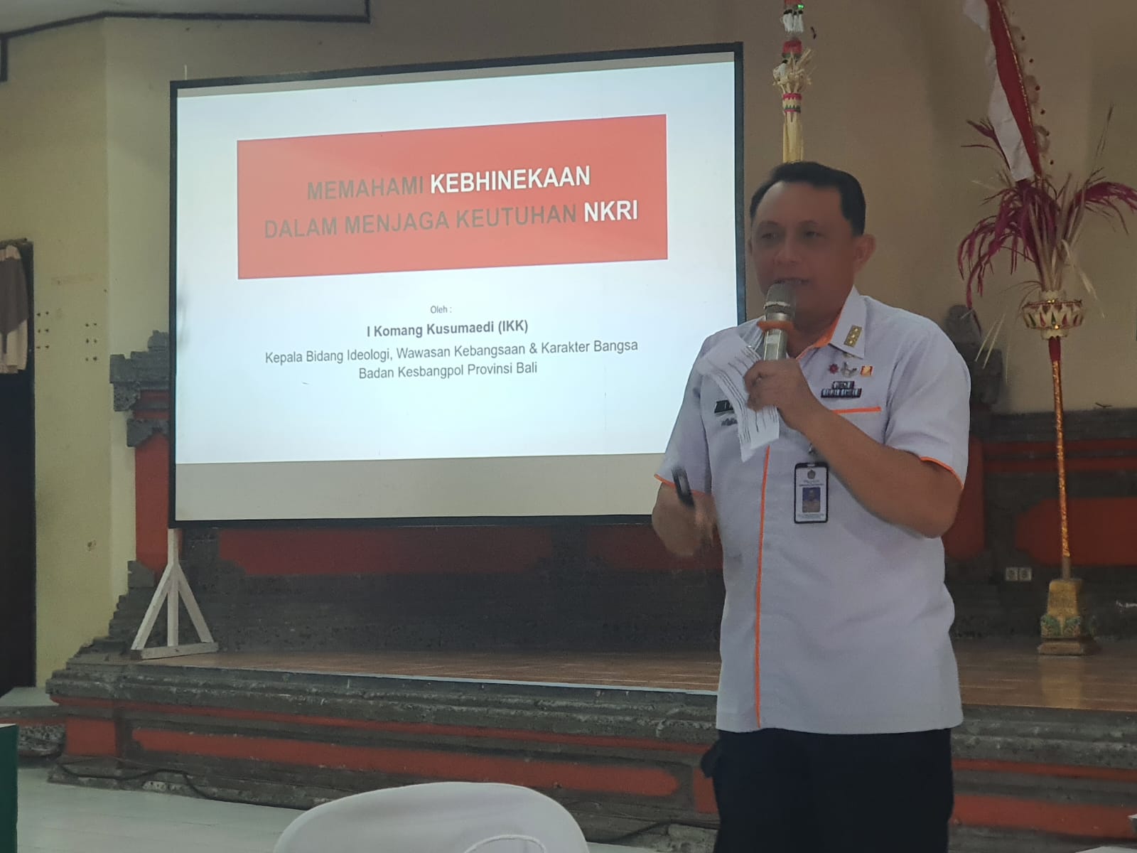 Badan Kesbangpol sebagai Narasumber pada Kegiatan Penyelenggaraan Komunikasi Sosial dengan Komponen Masyarakat.