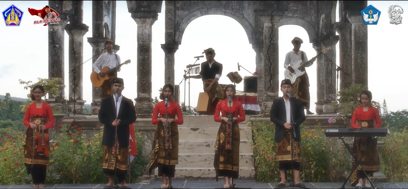 Juara Favorit Lomba "Musikalisasi Puisi Bung Karno"