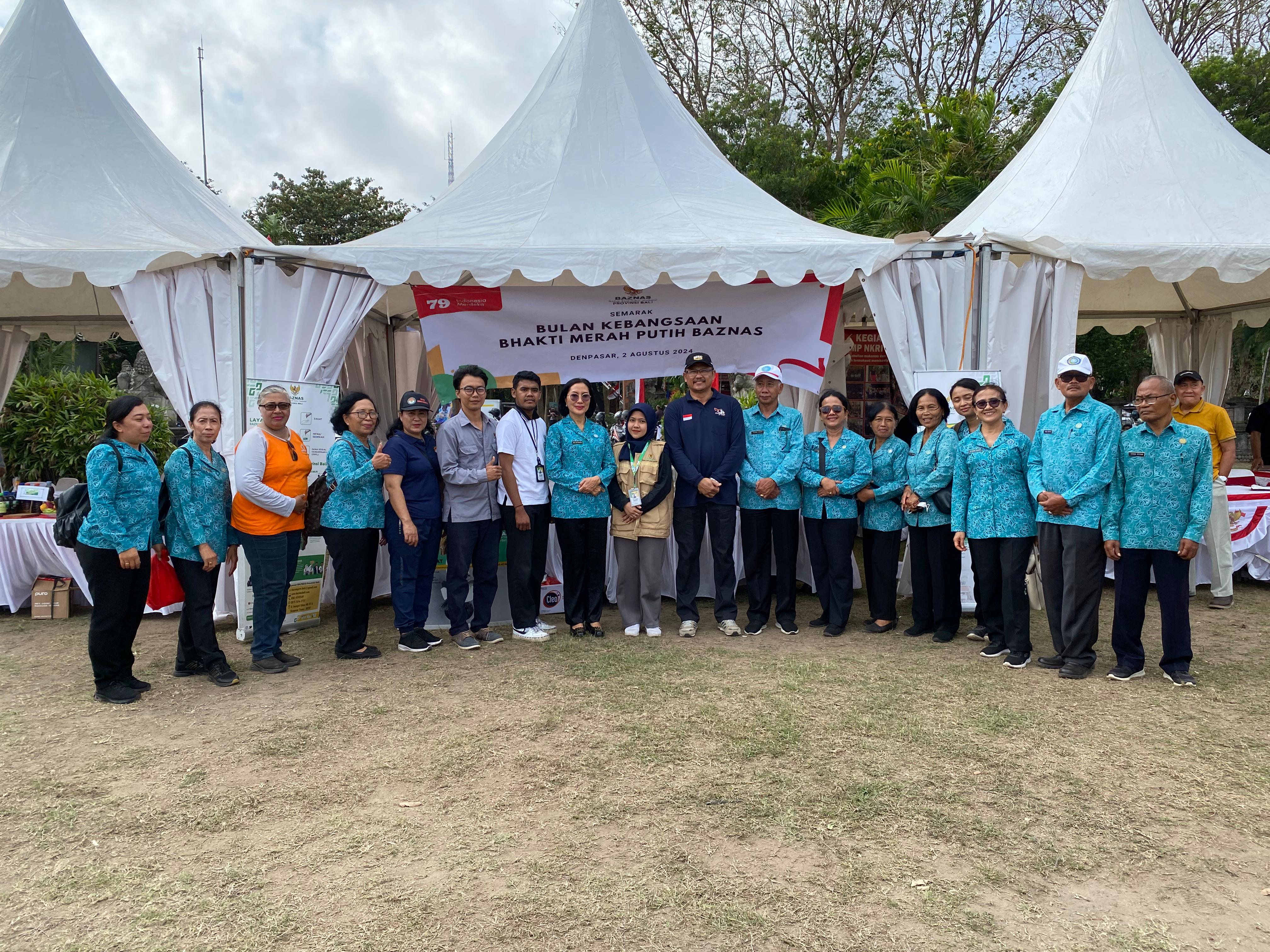 Pj. Ketua Tim Penggerak PKK Provinsi Bali Pantau Stand UMKM di Bhakti SOsial Ngrombo ke-44