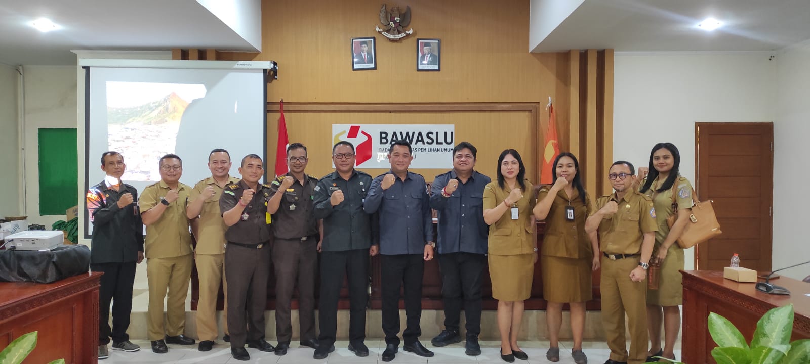 Badan Kesbangpol Bali Hadiri Rapat Pengelolaan Dana Hibah Penyelenggaraan Pengawasan Pilkada Bali