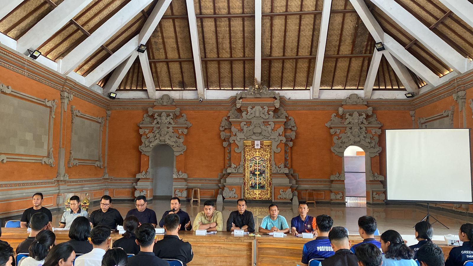 Badan Kesbangpol Bali Buka TM LKBB PPI Bali dan Kesbangpol Bali