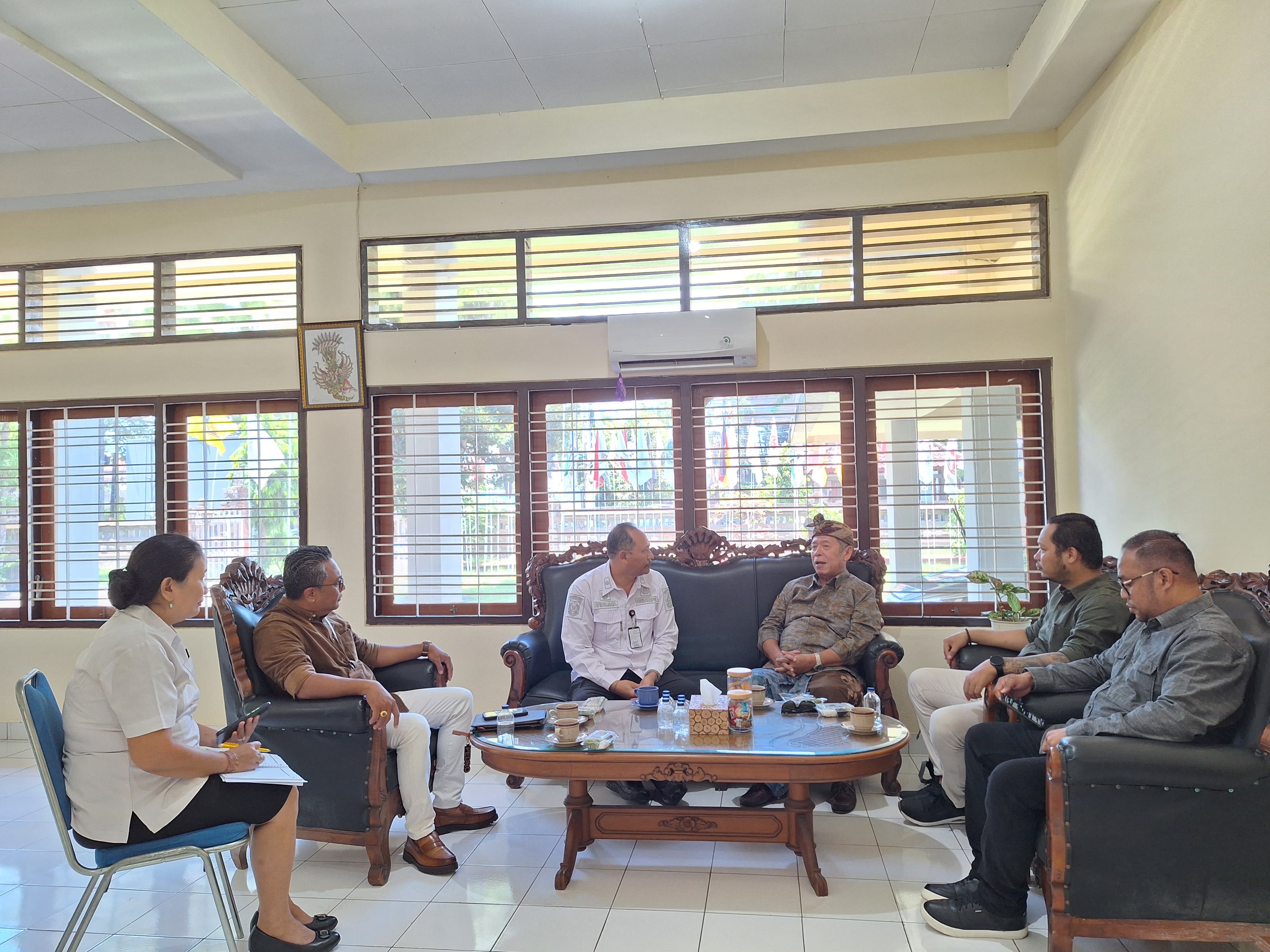 Kaban Kesbangpol Bali wakili Pj. Gubernur Bali Terima Audensi Flobamora