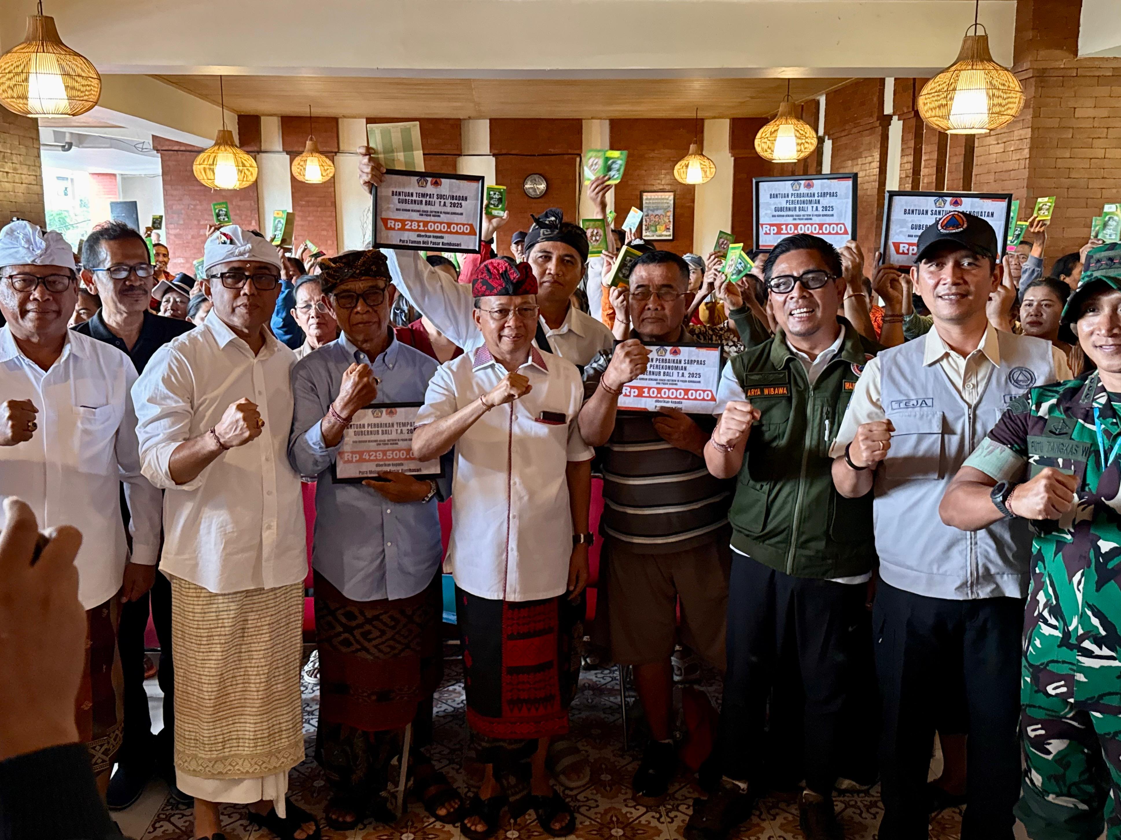 Gubernur Koster Serahkan Bantuan Rp 3.4 M untuk Korban Banjir