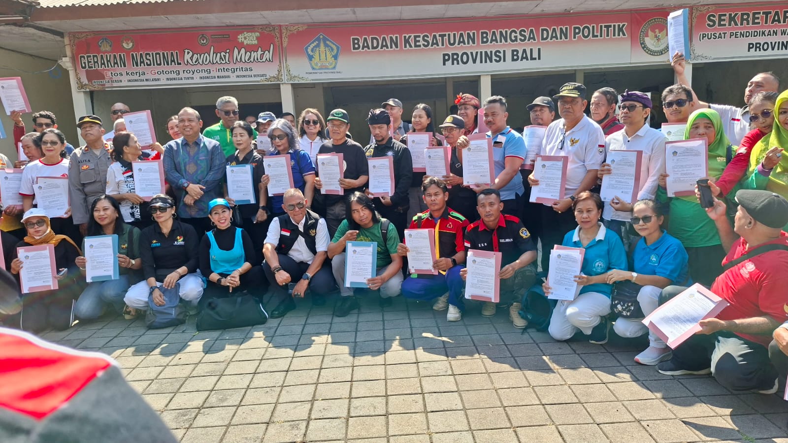 Kesbangpol Bali Laksanakan Karya Bhakti Sosial Gass Poll (KBS GP) ke-54