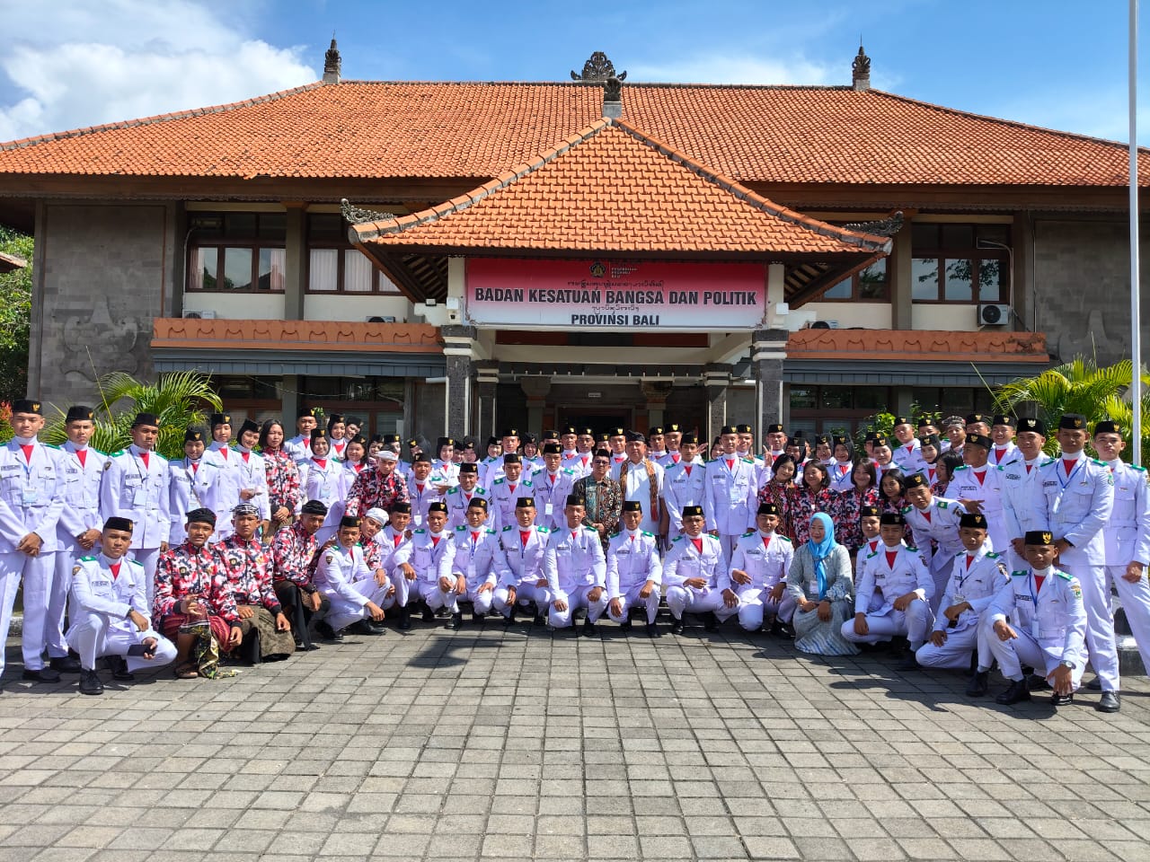 Paskibraka Provinsi Sulawesi Barat berkunjung ke Badan Kesbangpol Bali