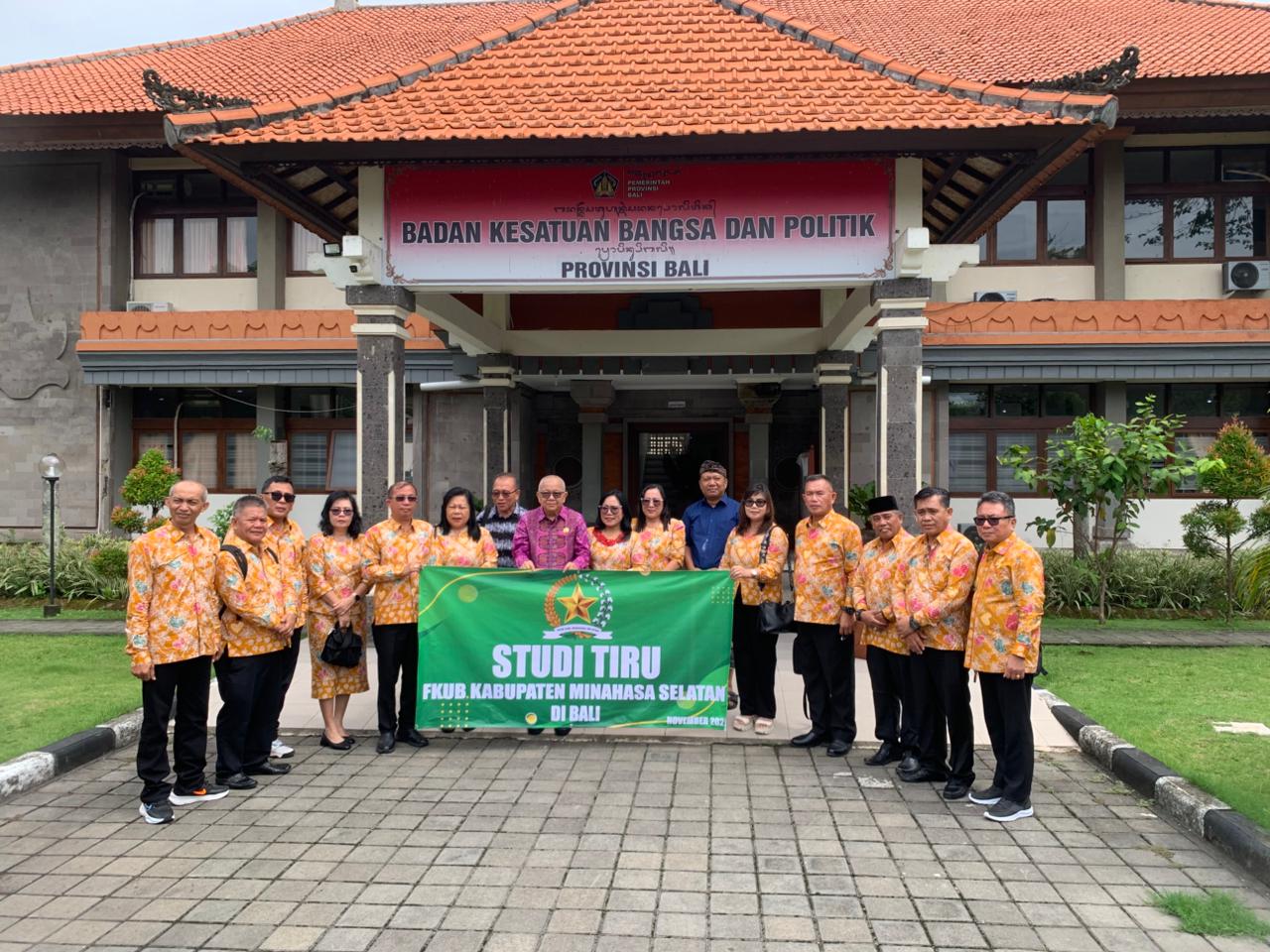 Kunjungan Kesbangpol dan FKUB Kabupaten Minahasa Selatan di Kesbangpol Bali.