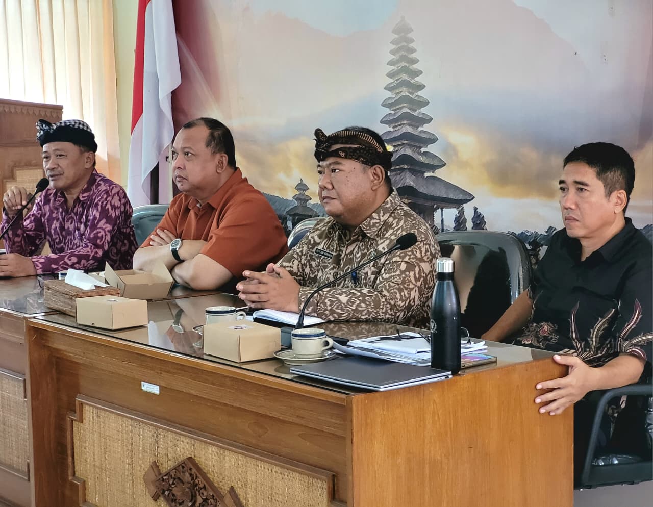 Seminar Pararem P4GN, Kaban Kesbangpol Bali Tekankan Peran Desa Adat sebagai Benteng Moral