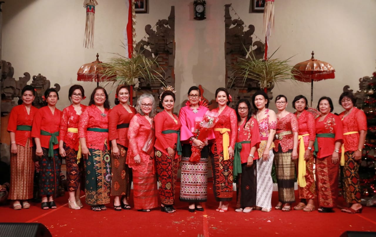 Ny. Putri Koster Ajak Wanita Terpuji Bersinergi Bersama Membangun Bali