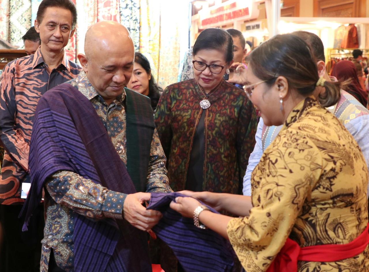 Sosialisasi Keberadaan dan Kualitas Tenun Bali Untuk  menjaganya Tetap lestari