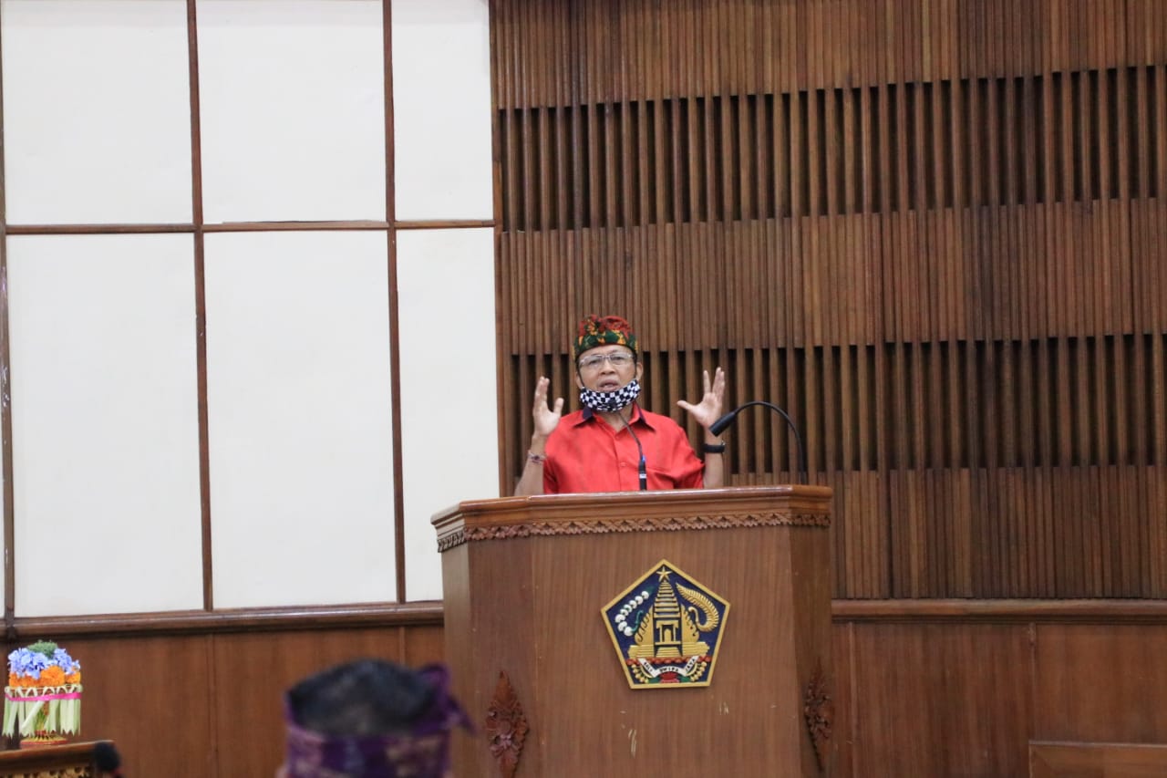 Gubernur Koster Pompa Semangat Kerjasama Percepat Penanganan Covid-19 di Denpasar