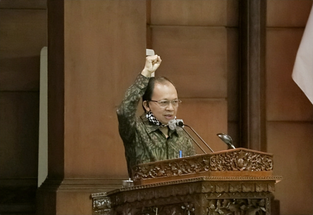 Gubernur Koster Sampaikan Raperda tentang Rencana Umum Energi Daerah Provinsi Bali Tahun 2020-2050
