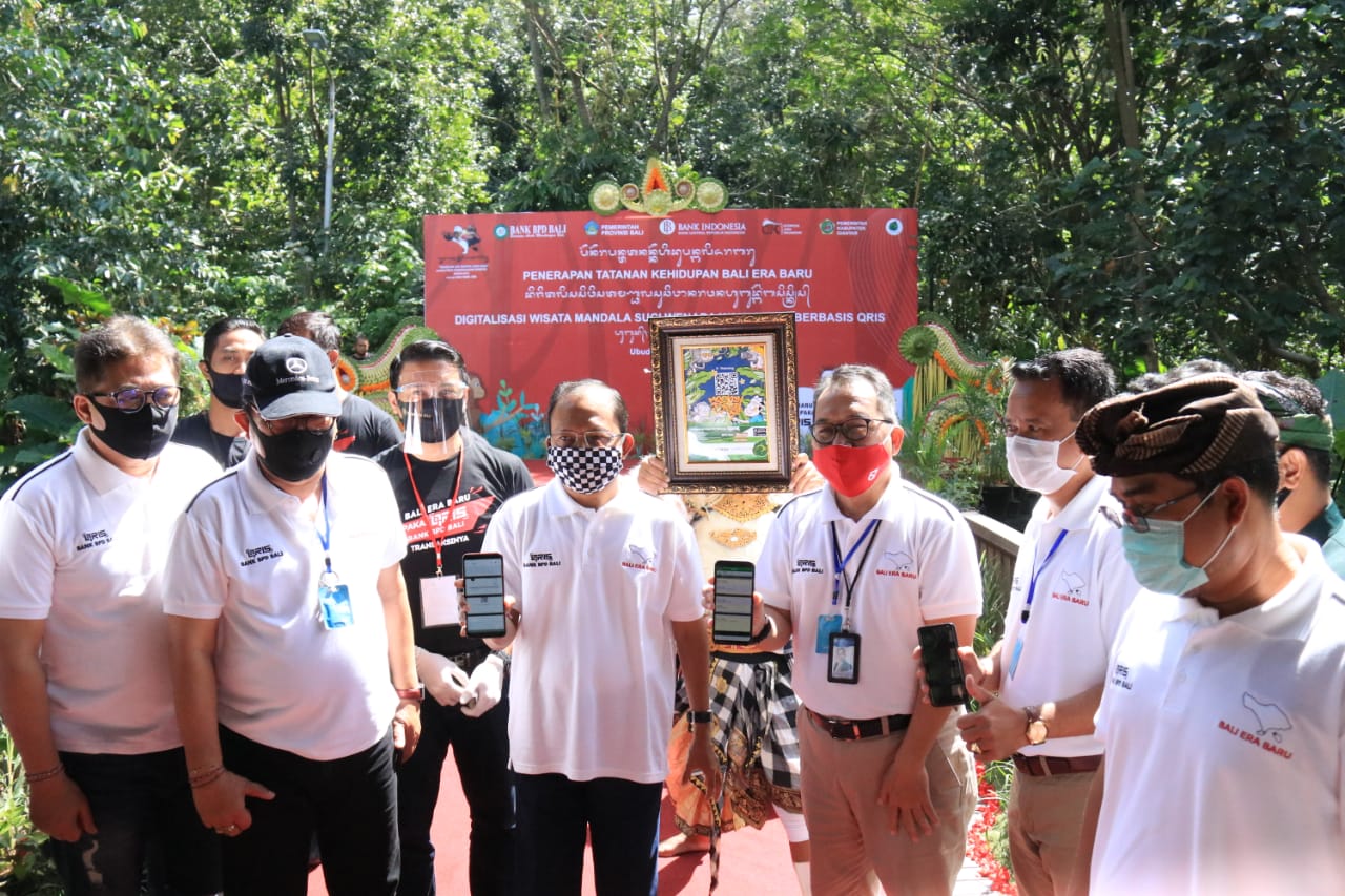 Gubernur Koster Resmikan Tatanan Kehidupan Bali Era Baru dan Digitalisasi Wisata Berbasis QRIS, di Obyek wisata Monkey Forest Ubud