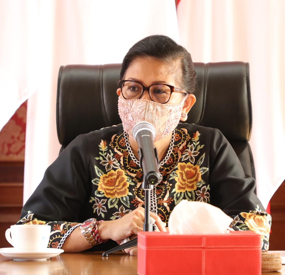 Fasilitasi UMKM dan IKM Ikuti Pameran, Ny Putri Koster Ingin Produk Kerajinan Lokal Kuasai Pasar