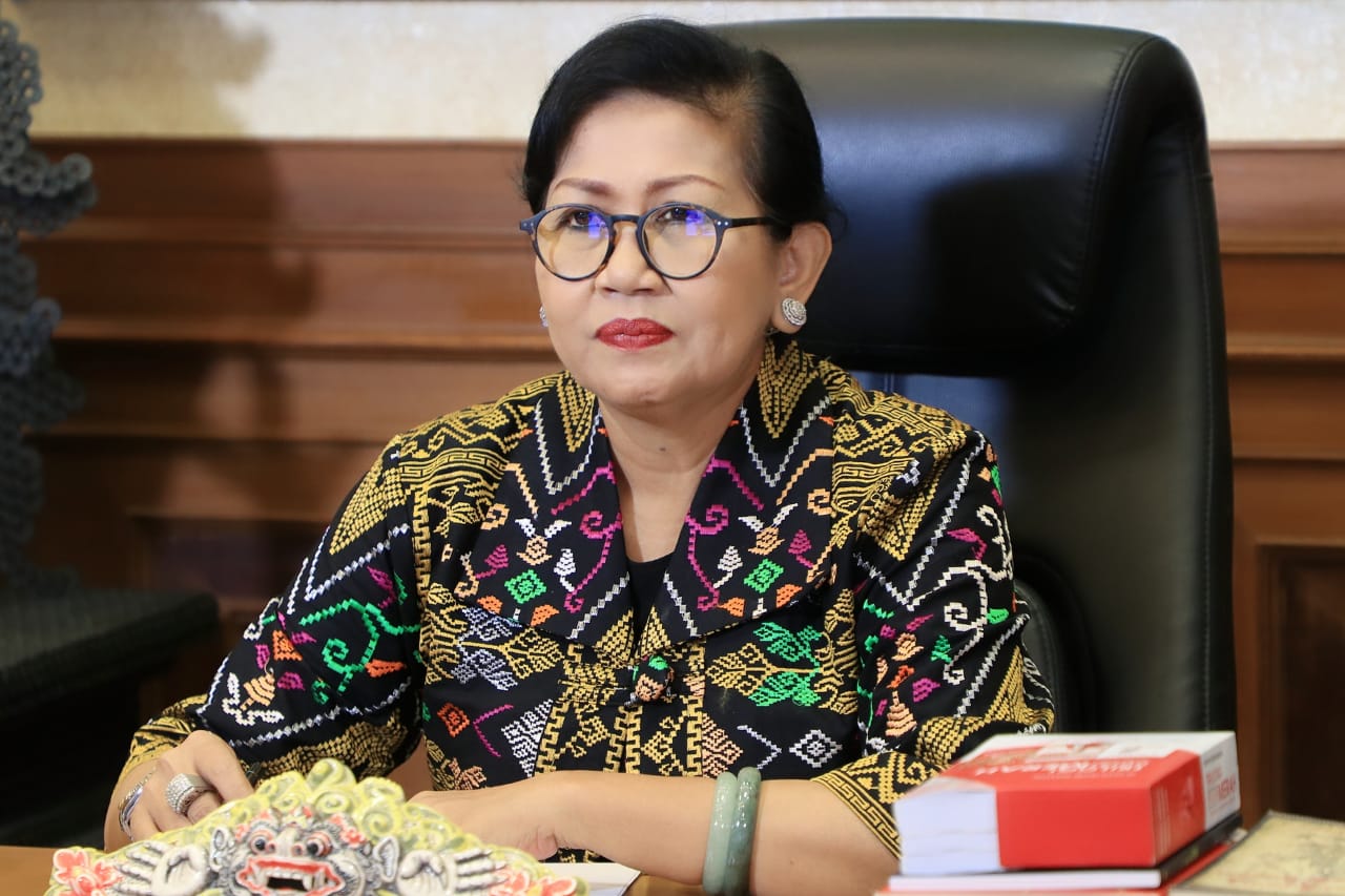 Ny Putri Suastini Koster Ajak BKKBN dan Dasa Wisma Berperan Aktif Optimalisasi Peran untuk Dukung Pembangunan Keluarga di Masa Pandemi