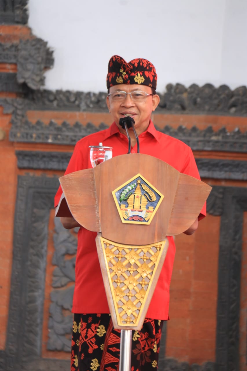 Gubernur Koster Kampanyekan Busana Adat Guna Melestarikan Budaya dan Meningkatkan Ekonomi Bali