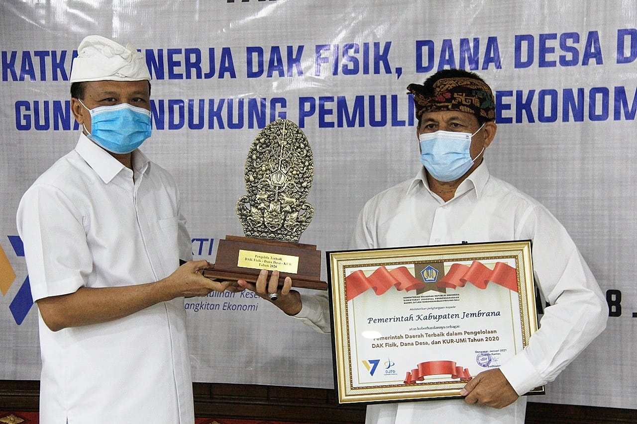 Sekda Dewa Indra Apresiasi Pemberian Penghargaan Dalam Penyaluran Stimulus Ekonomi