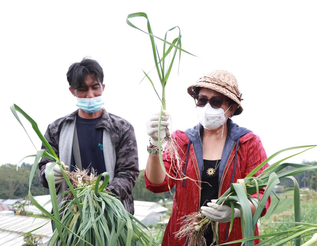 Ny Putri Koster Tekankan Petani Bali Harus Jadi Tuan Rumah di Wilayah Sendiri