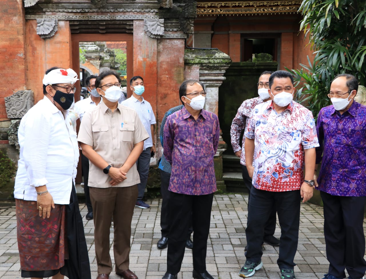 Gubernur-Wagub Bali Dampingi Menkes Tinjau Kesiapan Lokasi Vaksinasi di Ubud
