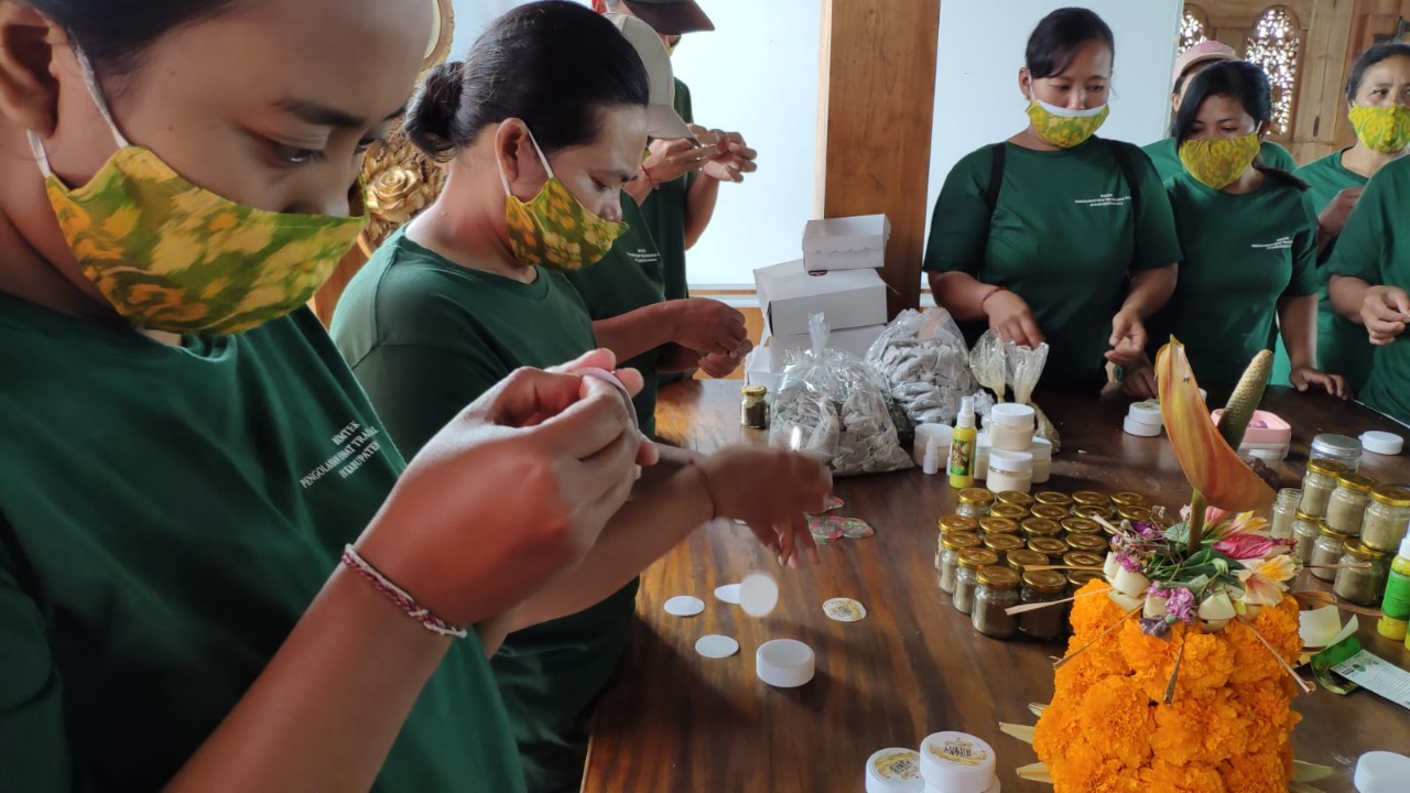 Pemprov Bali Gelar Bimtek Pengolahan Obat Tradisional Herbal Guna Memanfaatkan Bahan Baku Yang Ada di Kabupaten Bangli