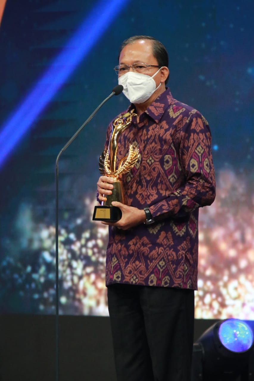Pandangan Pejabat Publik dan Akademisi Terkait dengan Penghargaan People of The Year 2021 kepada Gubernur Bali Wayan Koster