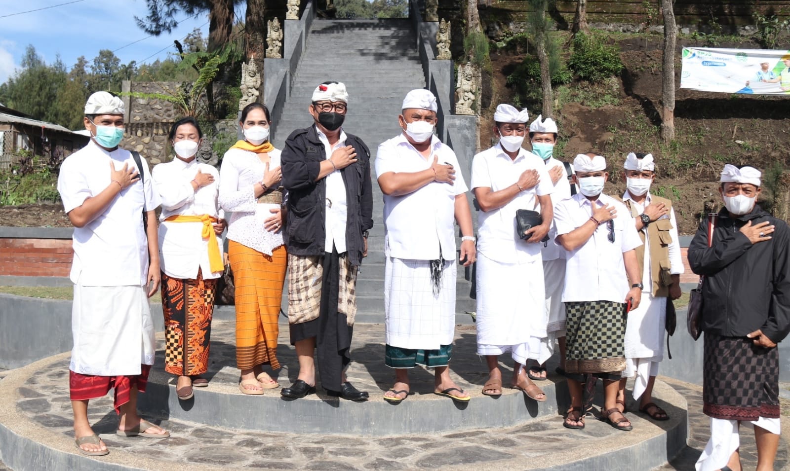 Wagub Cok Ace Sampaikan Apresiasi Atas Perbaikan Pura Ranu Pane, Lumajang