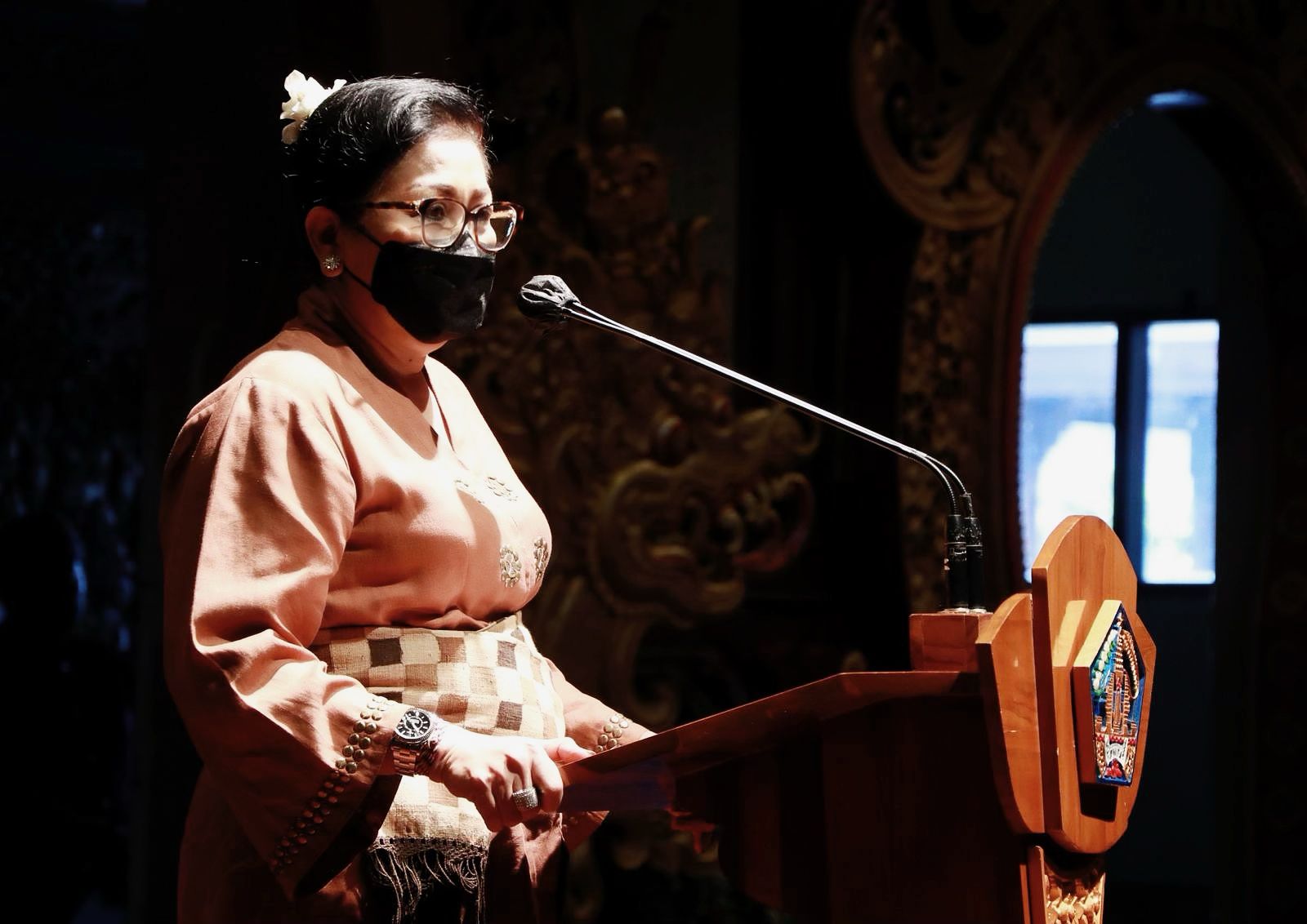 Ny. Putri Koster: Mari Kita Lestarikan Kain Tenun Endek Bali Tidak Hanya Dalam Kata Tapi Tindakan Nyata