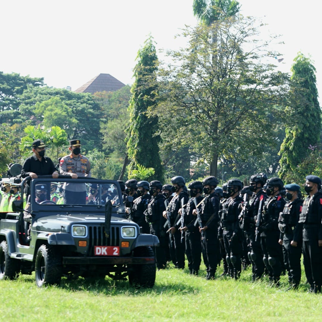 Wagub Cok Ace Bersama Dengan Kapolda Bali Pimpin Apel Gelar Pasukan Operasi “Ketupat-2022”