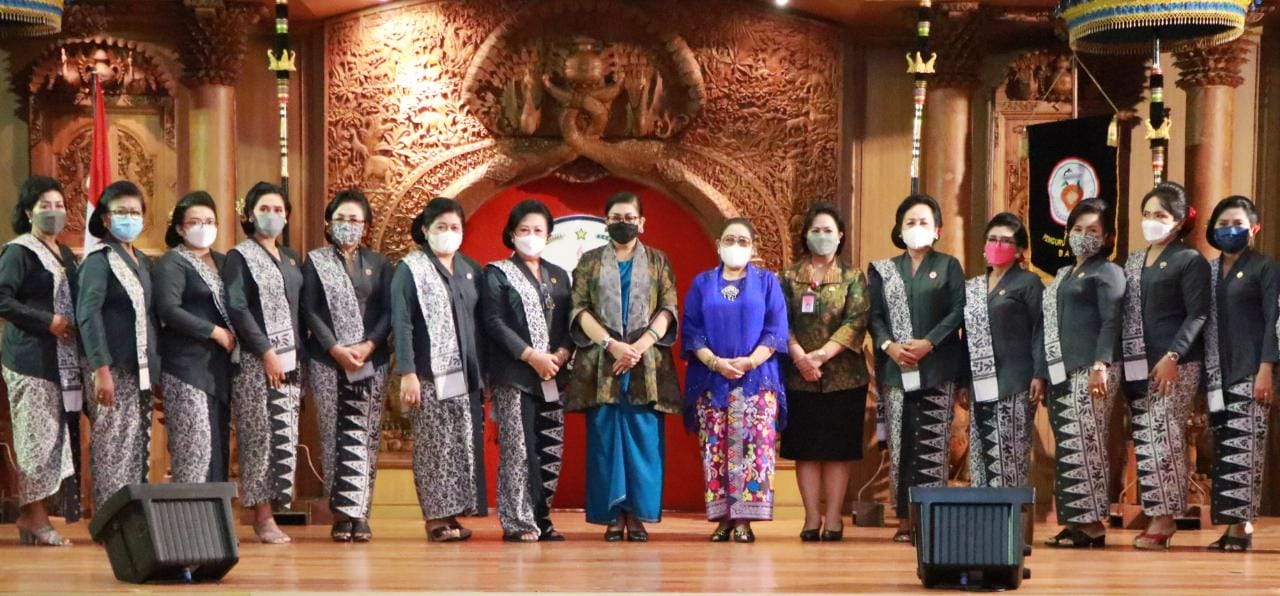 Hadiri Rakerda IBI Bali, Ny. Putri Koster Ajak Wujudkan Keluarga Sehat dan Cerdas