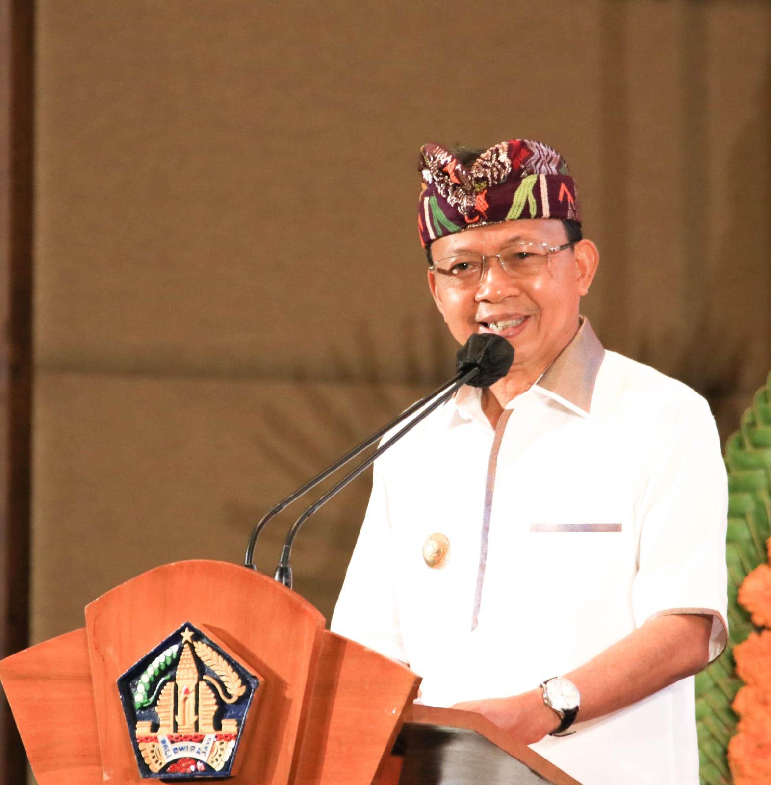 GUBERNUR BALI GELORAKAN MASYARAKAT NGAMARGIANGRAHINA TRESNAASIH SECARA NISKALA-SAKALA