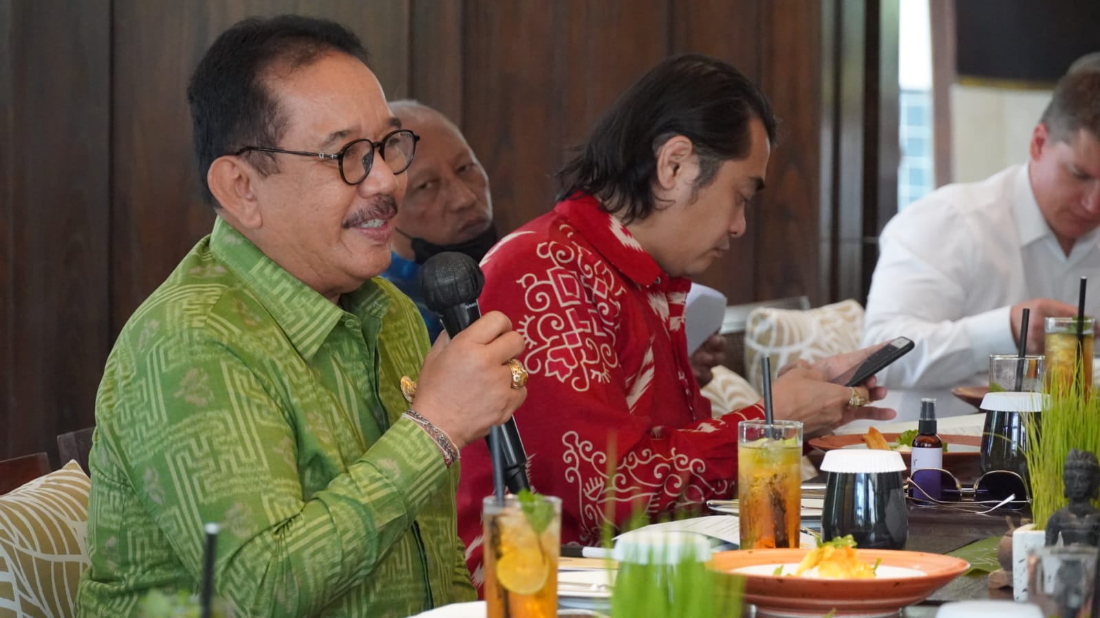 Wagub Cok Ace Terima Kunjungan Resmi Sekretaris Negara dan Utusan Khusus untuk Aksi Iklim Internasional Republik Federal Jerman