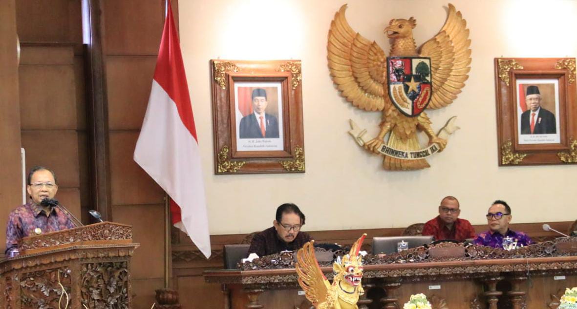 Larang Pembangunan Terminal LNG di Areal Hutan Mangrove , Gubernur Wayan Koster Disambut Tepuk Tangan DPRD Bali