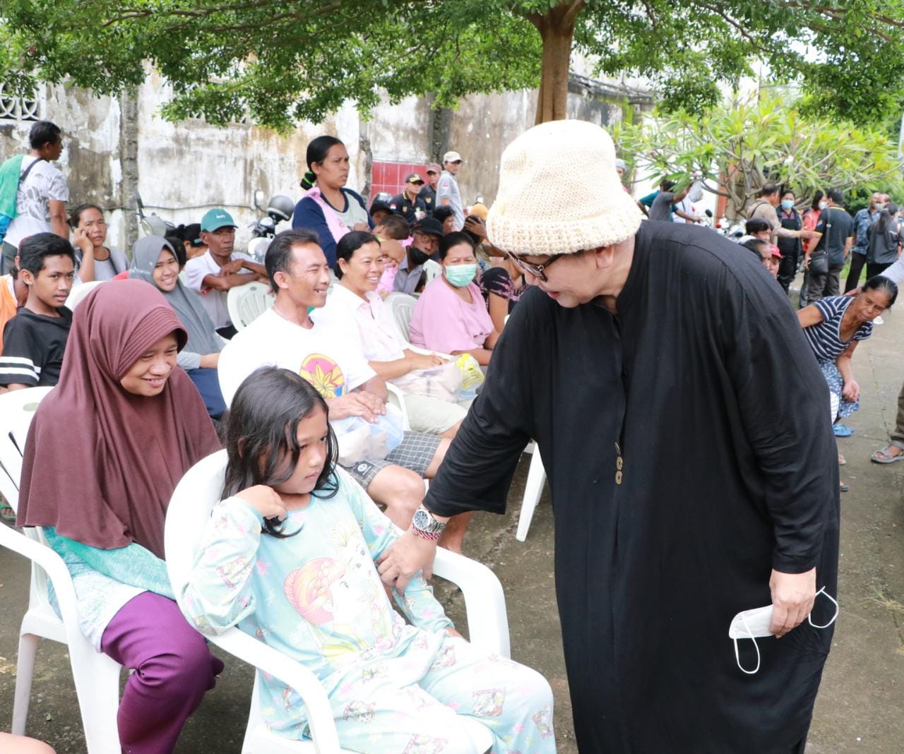 Ketua TP PKK Provinsi Bali Tinjau Korban Banjir Bandang di Lingkungan Bilukpoh Kelurahan Tegal Cangkring, Jembrana