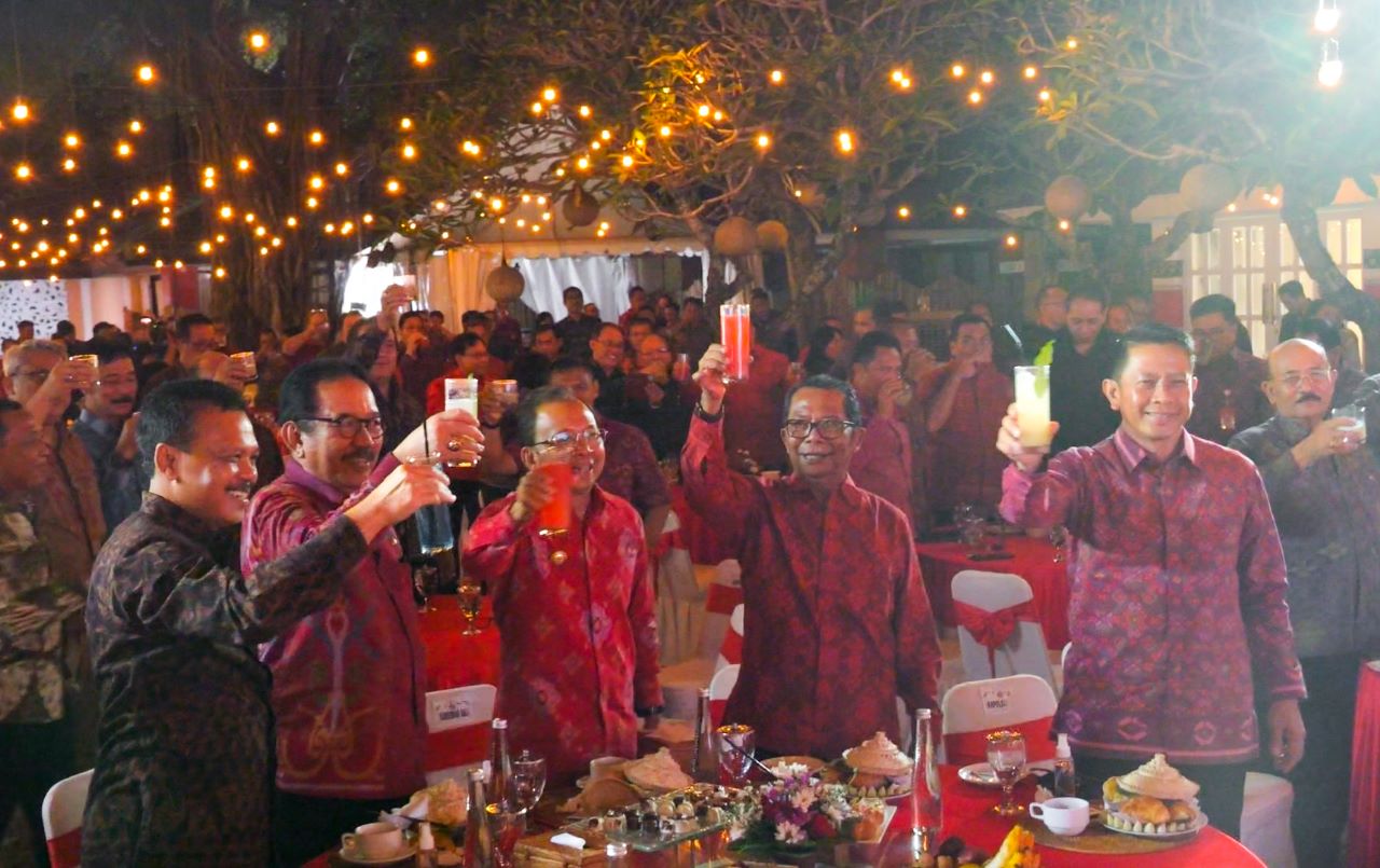 Gubernur-Wagub Bali, DPRD, Kapolda dan Pengrajin Kompak Peringati Hari Arak Bali Sebagai Warisan Budaya Takbenda Indonesia 
