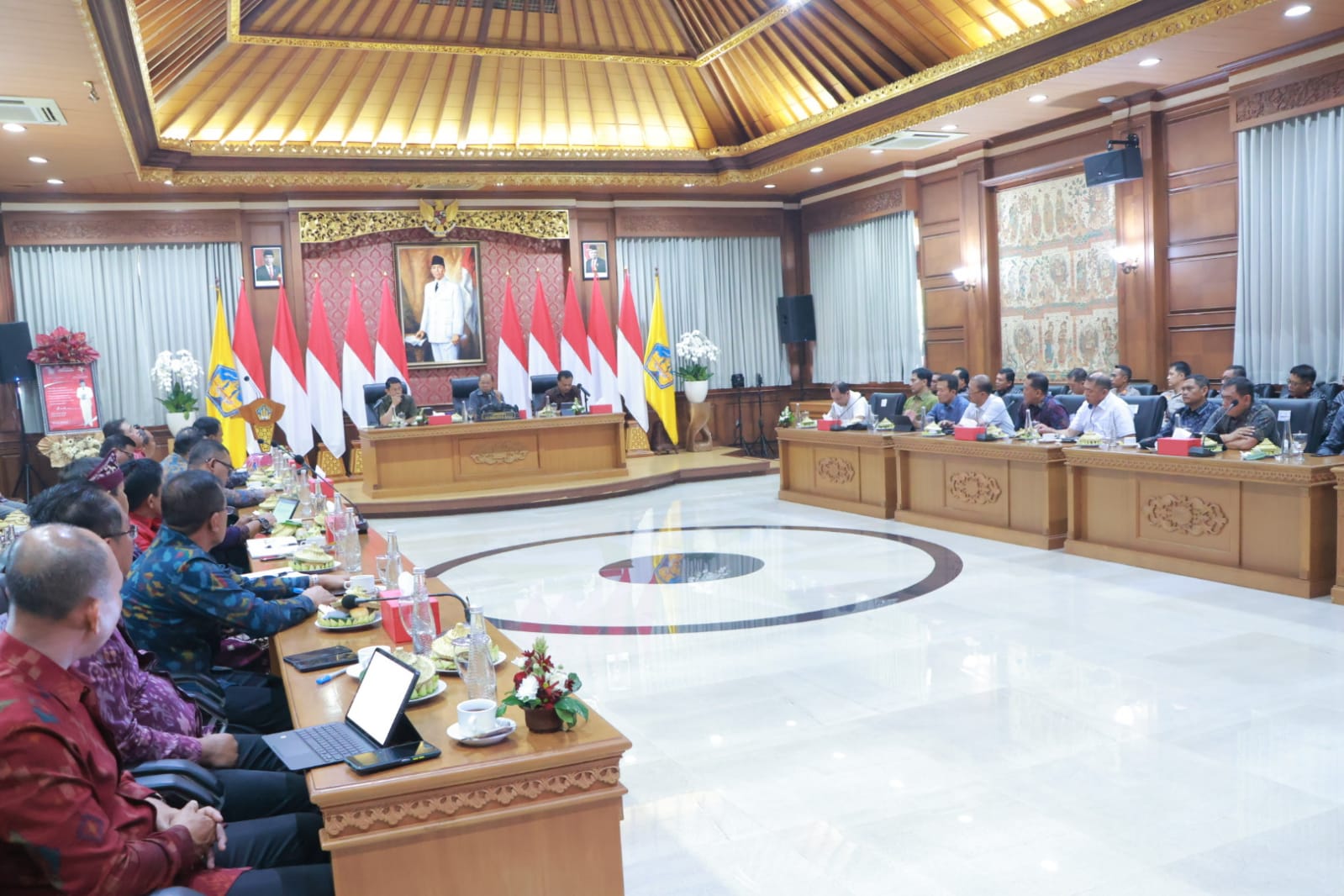 Gubernur Koster Pimpin Langsung Persiapan Dukungan Pelaksanaan Karya Ida Bhatara Turun Kabeh di Pura Besakih