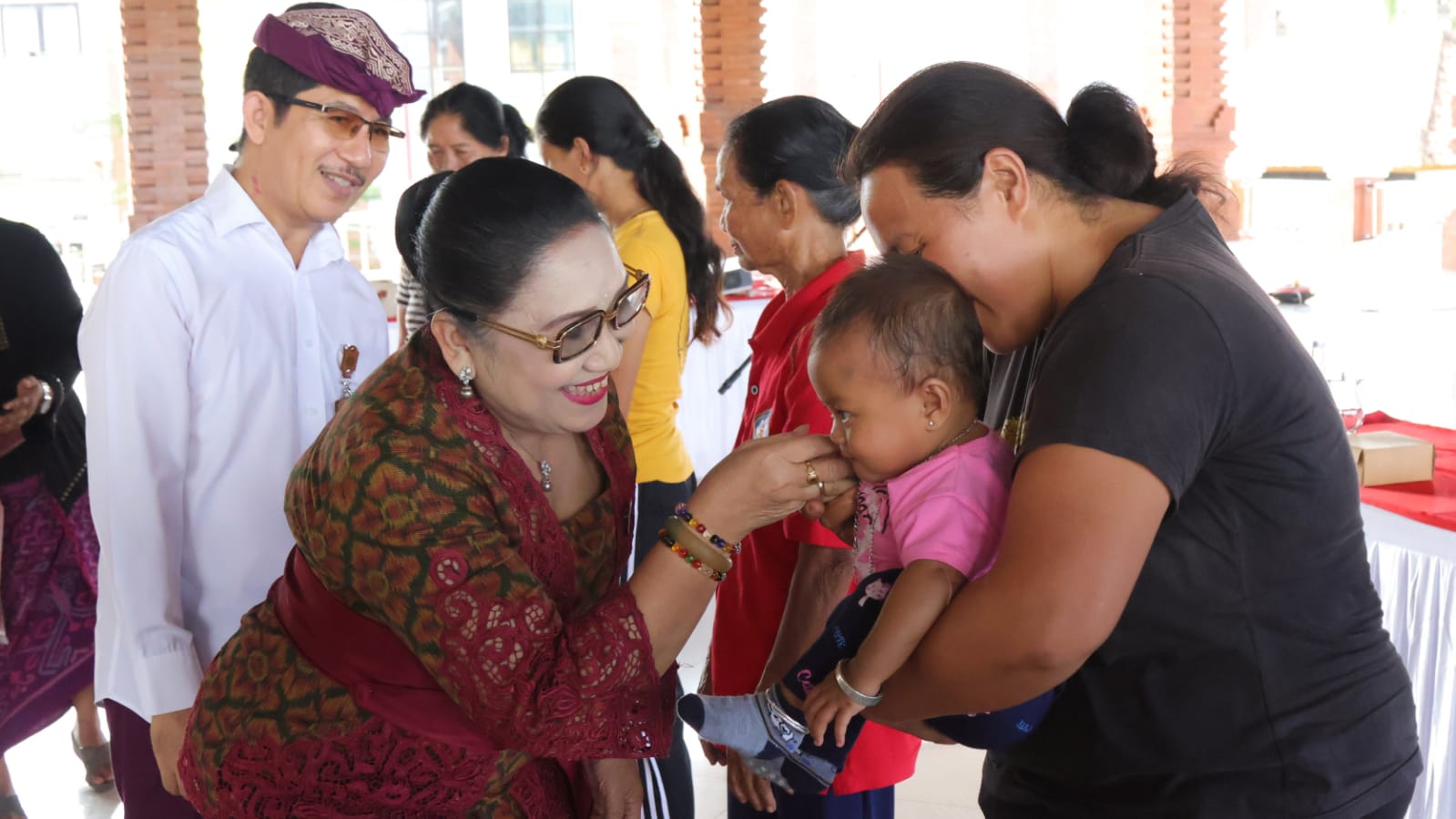 Road Show Cegah Stunting di Gianyar, BKOW Bali Perkuat Peran Perempuan