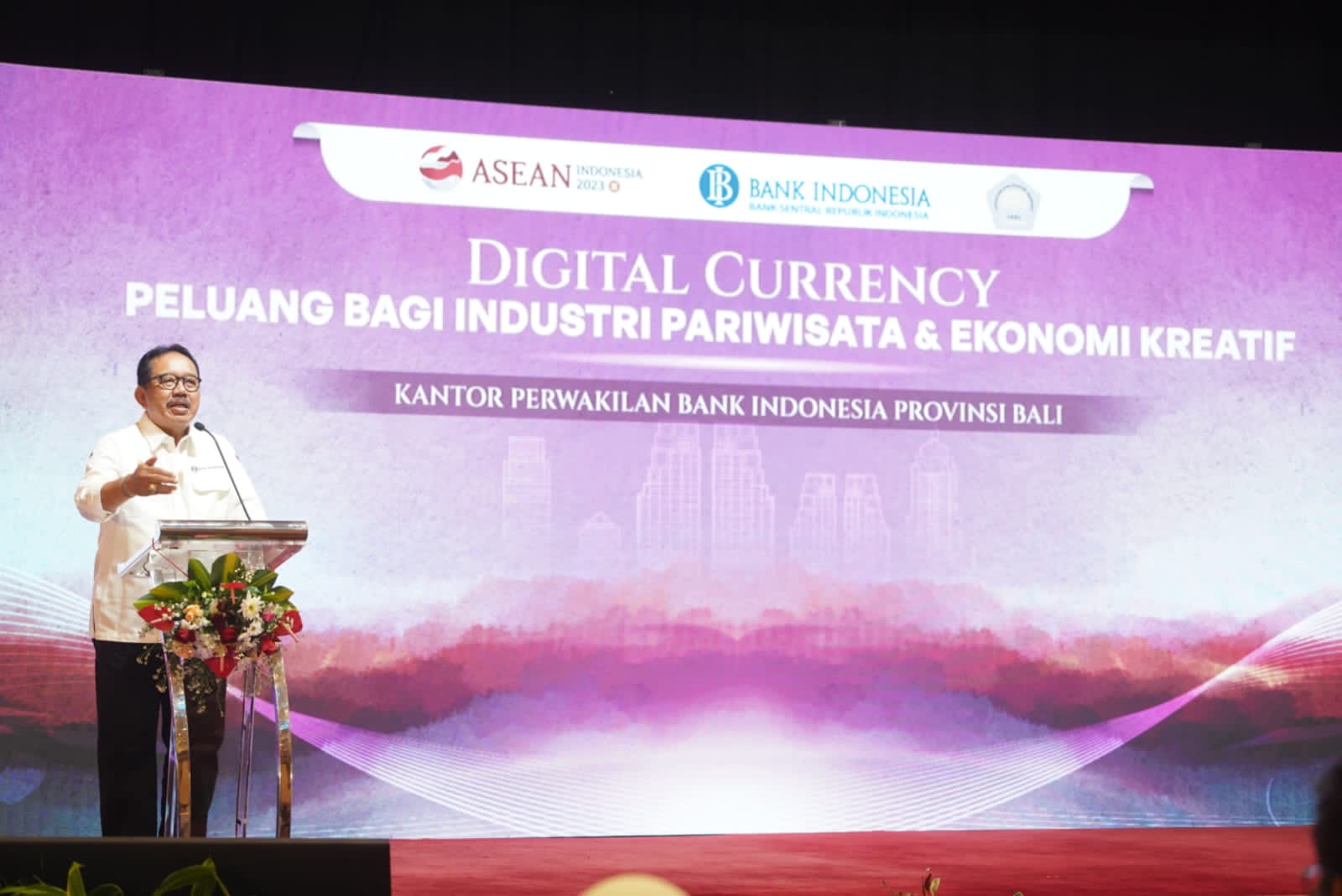 Hadiri Talkshow Digital Currency, Wagub Cok Ace Tekankan Teknologi bukan Sebuah Ancaman Melainkan Tantangan