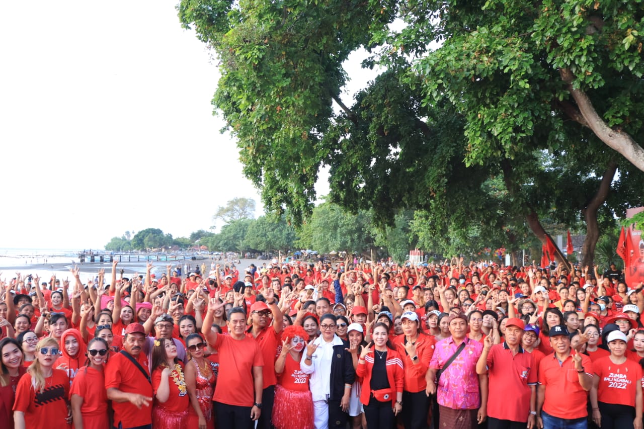 Ny Putri Koster Ajak Kaum Ibu Energik dan Bersemangat Demi Kemajuan NKRI