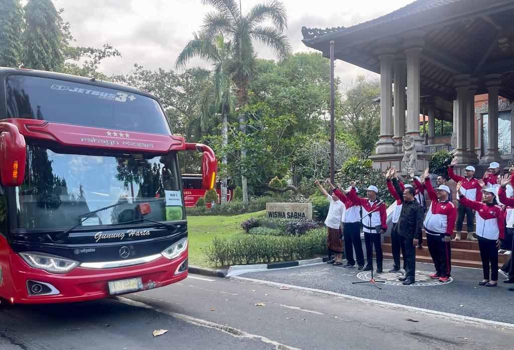 Sekda Dewa Made Indra Lepas 161 Kontingen PORNAS XVI KORPRI Provinsi Bali