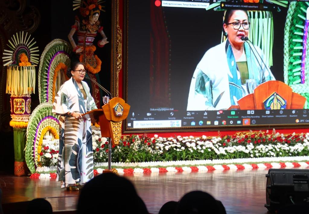 TP PKK Provinsi Bali, Ny. Putri Koster dalam acara Sosialisasi Tentang Perpustakaan Digital
