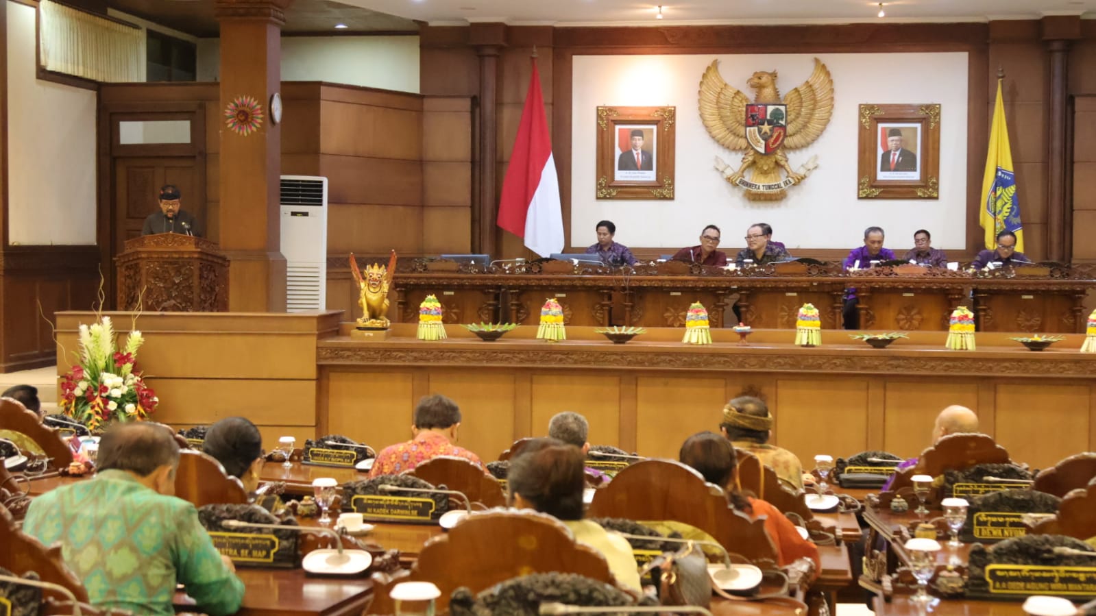 Wakili Gubernur Koster, Cok Ace sampaikan Tanggapan terkait Raperda Provinsi Bali tentang Perubahan APBD Semesta Berencana