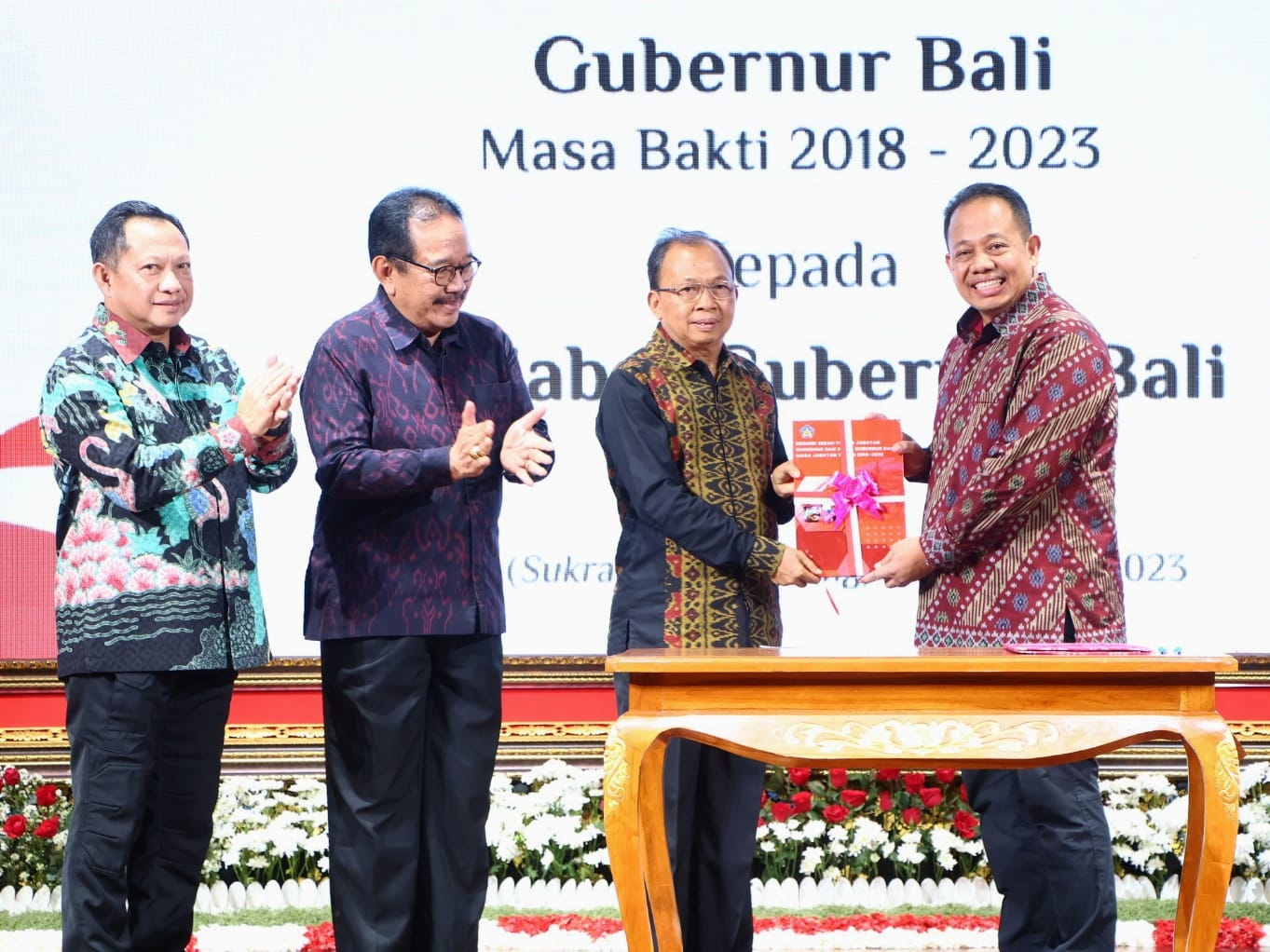 Sertijab Gubernur Bali, PJ Gubernur S.M. Mahendra Jaya Komit untuk Jaga dan Perkuat Capaian Gubernur Tahun 2018-2023