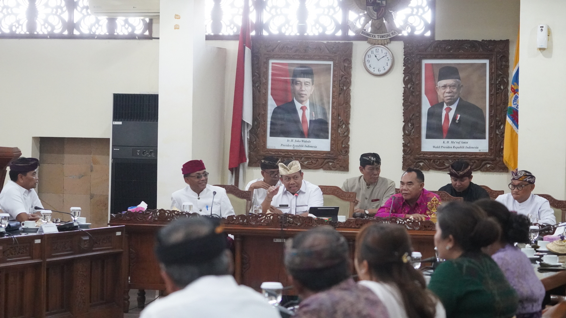 Ngopi Santai dengan DPRD, Pj. Gubernur Bali Paparkan Program Kerjanya Selama Satu Tahun ke Depan